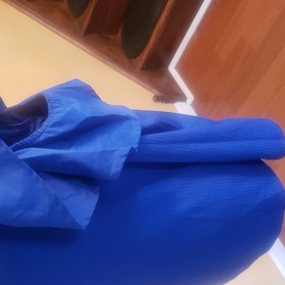 Ashley Stewart Cold Shoulder Ruffle Top Blue Size 18/20 Long Sleeve - Picture 2 of 5